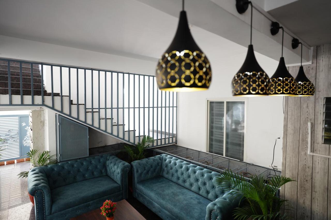 Castle Suites By Haven Homes, Kempegowda International Airport Road Bangalore Buitenkant foto