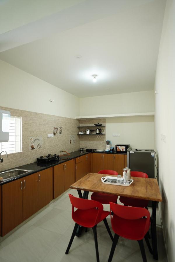 Castle Suites By Haven Homes, Kempegowda International Airport Road Bangalore Buitenkant foto